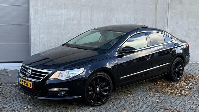Zwart Gebruikt 2009 VW CC Sedan | € 6.840 (Eerlijke prijs) - Afbeelding 1/4
