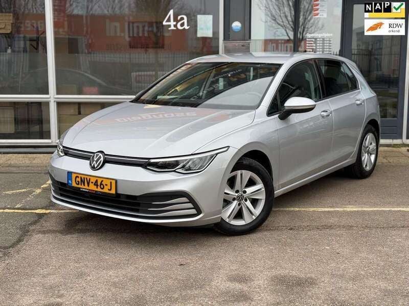 Grijs Gebruikt 2021 VW Golf VIII Business Hatchback | € 17.950 (Goede deal) - Afbeelding 1/4