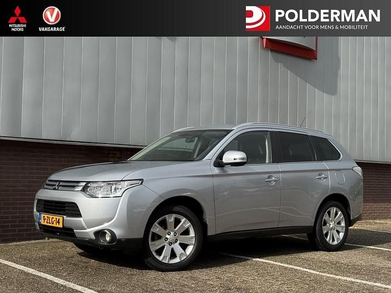 Grijs Gebruikt 2015 Mitsubishi Outlander Edition SUV | € 17.249 (Iets duurder) - Afbeelding 1/4
