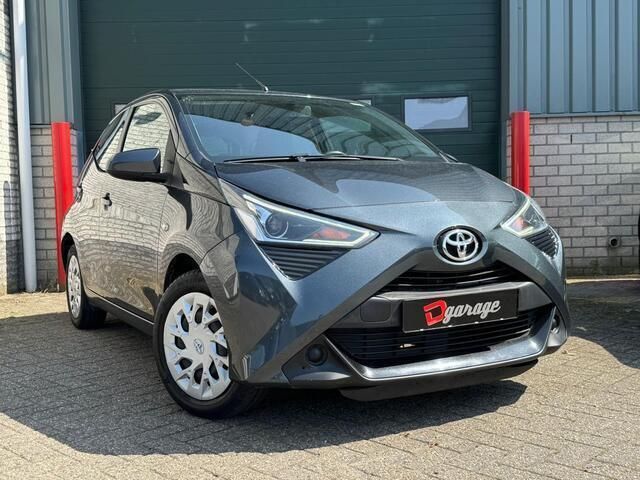Occasion Toyota Aygo X-play 72 PK (52 kW) 2020 Grijs Hatchback