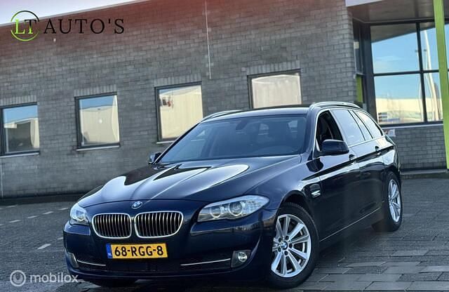 Blauw Occasion 2011 BMW 528 Executive Stationwagen | € 6.999 (Super prijs) - Afbeelding 1/4