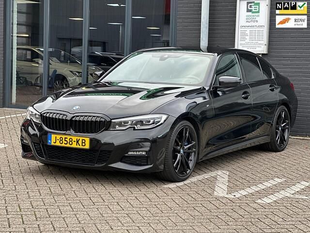 Zwart Gebruikt 2020 BMW 320 Executive Sedan | € 27.499 (Eerlijke prijs) - Afbeelding 1/4