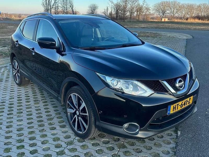 Zwart Gebruikt 2016 Nissan Qashqai Tekna SUV | € 11.000 (Super prijs) - Afbeelding 1/4