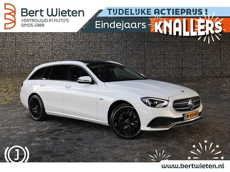 Wit Gebruikt 2020 Mercedes E300 AMG Stationwagen | € 33.440 (Eerlijke prijs) - Afbeelding 1/3