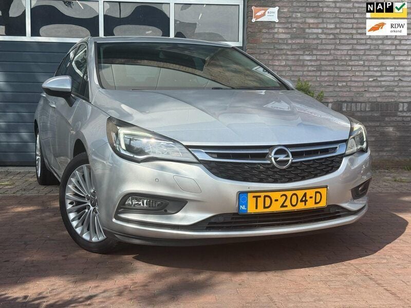Grijs Gebruikt 2017 Opel Astra Innovation Hatchback | € 5.940 (Goede deal) - Afbeelding 1/4