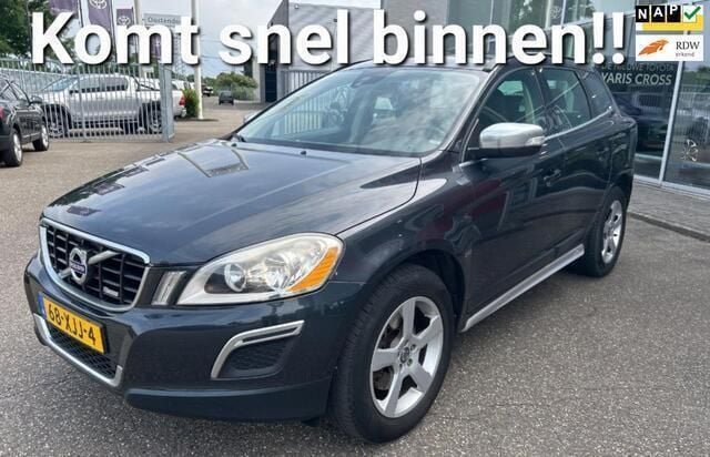 Grijs, metallic lak Gebruikt 2012 Volvo XC60 R-Design SUV | € 15.895 (Eerlijke prijs) - Afbeelding 1/4