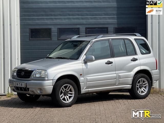 Grijs Gebruikt 2003 Suzuki Grand Vitara SUV | € 6.750 (Eerlijke prijs) - Afbeelding 1/4