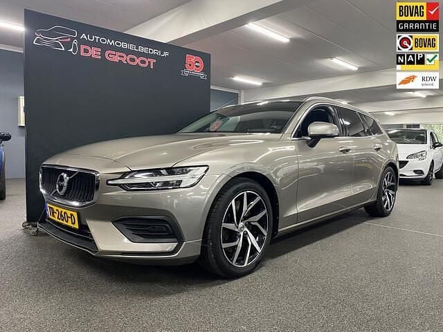 Grijs Occasion 2018 Volvo V60 Momentum Stationwagen | € 23.950 (Goede deal) - Afbeelding 1/4
