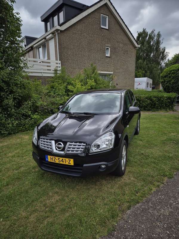 Zwart Gebruikt 2010 Nissan Qashqai Visia SUV | € 6.000 (Eerlijke prijs) - Afbeelding 1/4