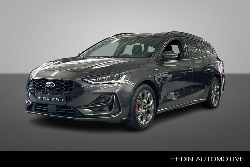 Grijs Occasion 2022 Ford Focus ST-Line Stationwagen | € 19.945 (Eerlijke prijs) - Afbeelding 1/3