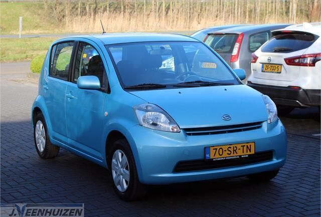 Blauw Gebruikt 2006 Daihatsu Sirion Hatchback | € 1.999 (Iets duurder) - Afbeelding 1/4