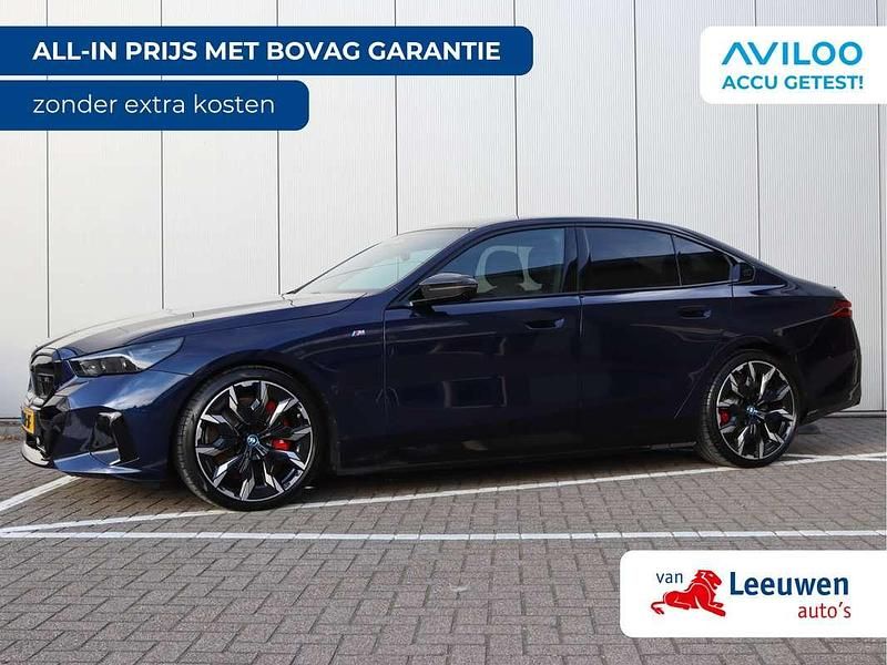 Blauw Gebruikt 2023 BMW i5 Comfort Edition Sedan | € 71.995 - Afbeelding 1/3