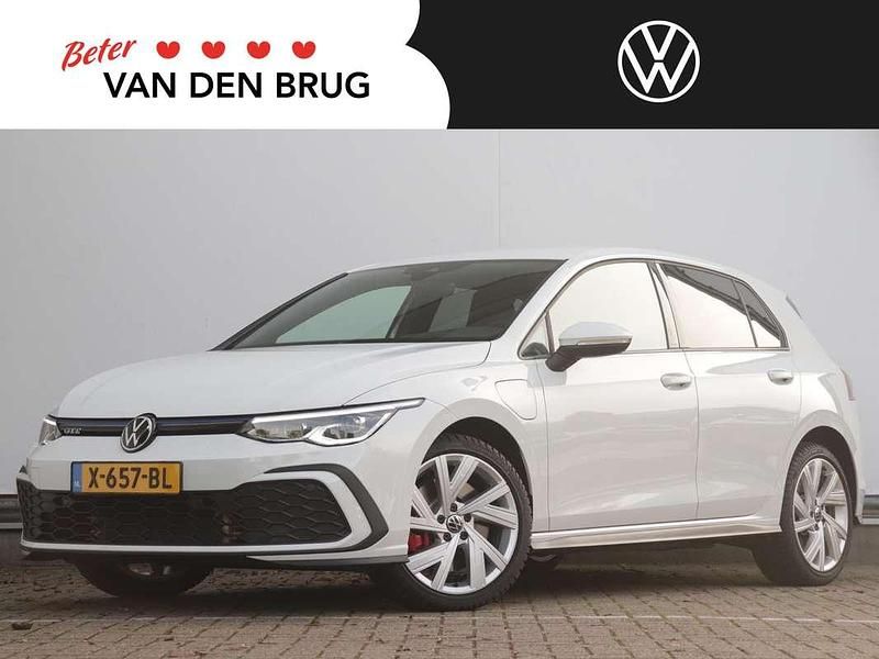 Wit Occasion 2021 VW Golf VIII GTE Hatchback | € 22.900 (Super prijs) - Afbeelding 1/3