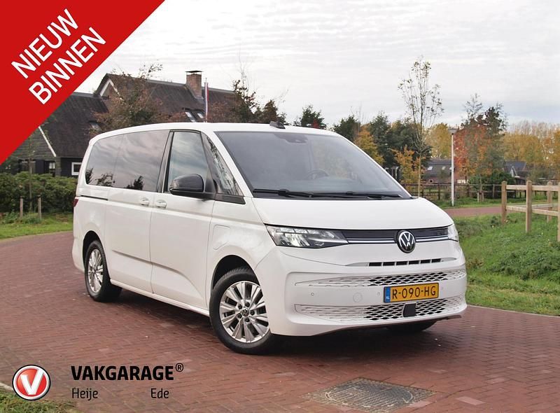 Wit Gebruikt 2022 VW Multivan Life Van | € 41.490 - Afbeelding 1/4