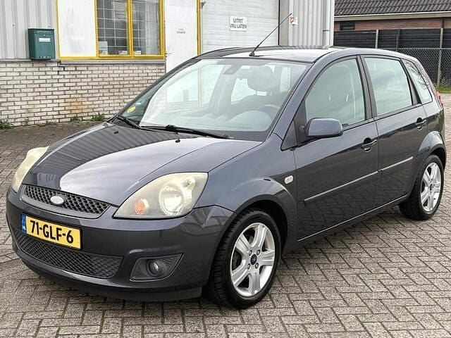 Grijs Gebruikt 2008 Ford Fiesta Ghia Hatchback | € 1.795 (Goede deal) - Afbeelding 1/4