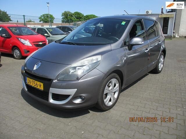 Grijs Gebruikt 2011 Renault Scénic III Bose Edition MPV | € 2.349 (Super prijs) - Afbeelding 1/4