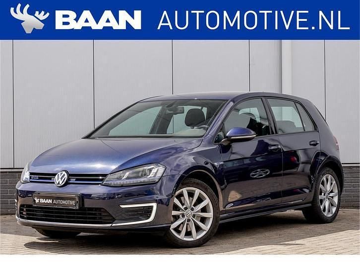 Gebruikt 2015 VW e-Golf GTE Hatchback | € 15.750 - Afbeelding 1/4
