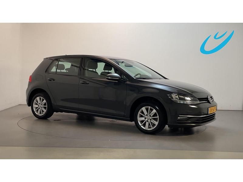 Grijs Gebruikt 2018 VW Golf VII Comfortline Hatchback | € 9.750 (Eerlijke prijs) - Afbeelding 1/3