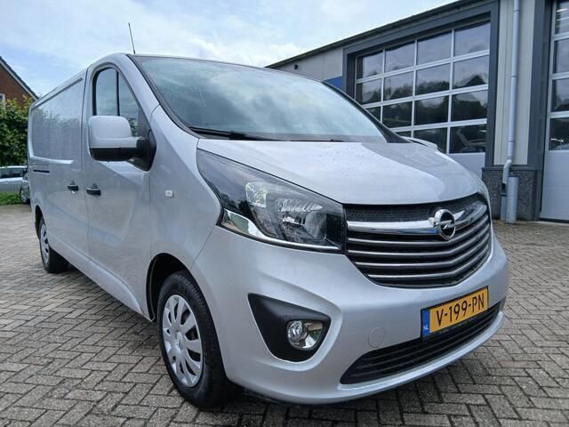 Grijs Gebruikt 2018 Opel Vivaro Sport Van | € 9.495 (Goede deal) - Afbeelding 1/4