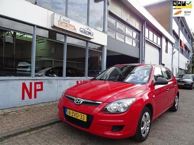 Rood Gebruikt 2009 Hyundai i30 Active Hatchback | € 2.950 (Eerlijke prijs) - Afbeelding 1/4