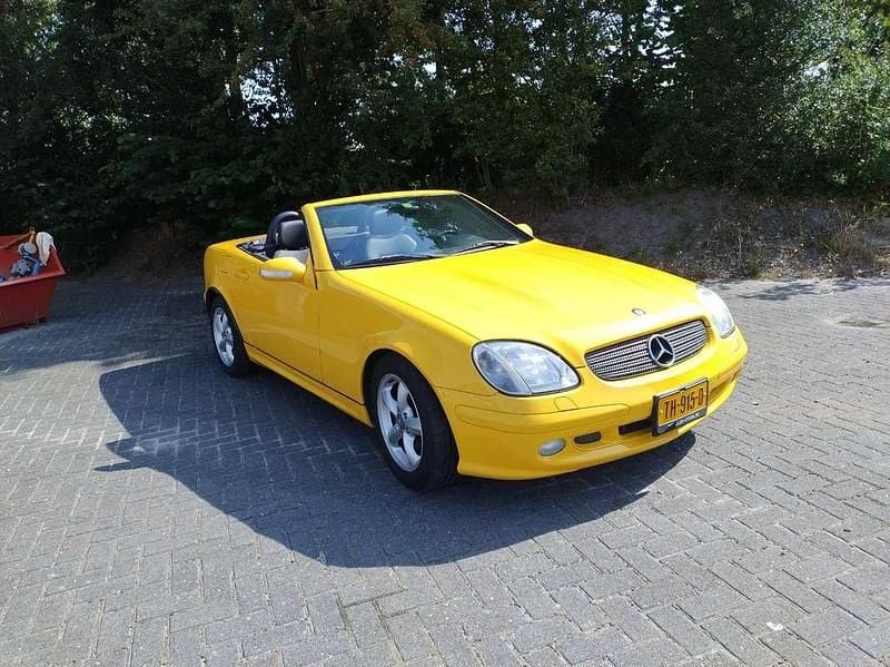 Geel Gebruikt 2000 Mercedes CLK320 Elegance Cabriolet | € 6.000 (Goede deal) - Afbeelding 1/4