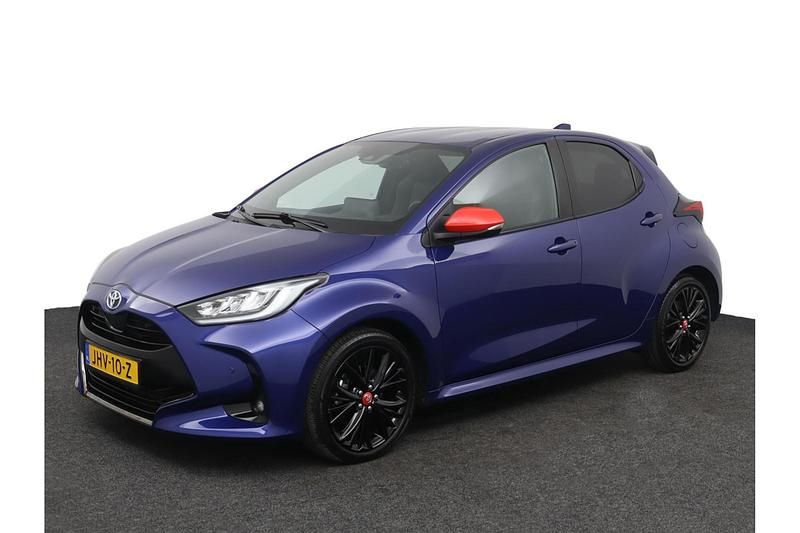 Blauw Gebruikt 2021 Toyota Yaris Hybrid Executive Hatchback | € 23.950 (Iets duurder) - Afbeelding 1/1