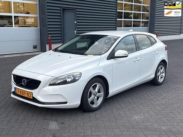 Wit Gebruikt 2014 Volvo V40 Stationwagen | € 9.250 (Eerlijke prijs) - Afbeelding 1/4