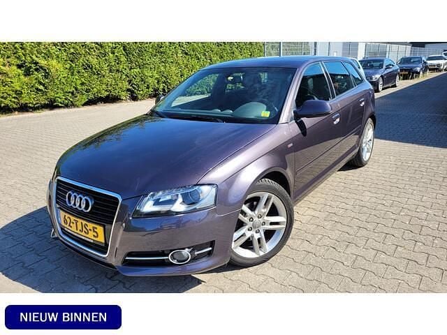 Grijs Gebruikt 2012 Audi A3 Sportback Ambition Hatchback | € 8.950 (Eerlijke prijs) - Afbeelding 1/4