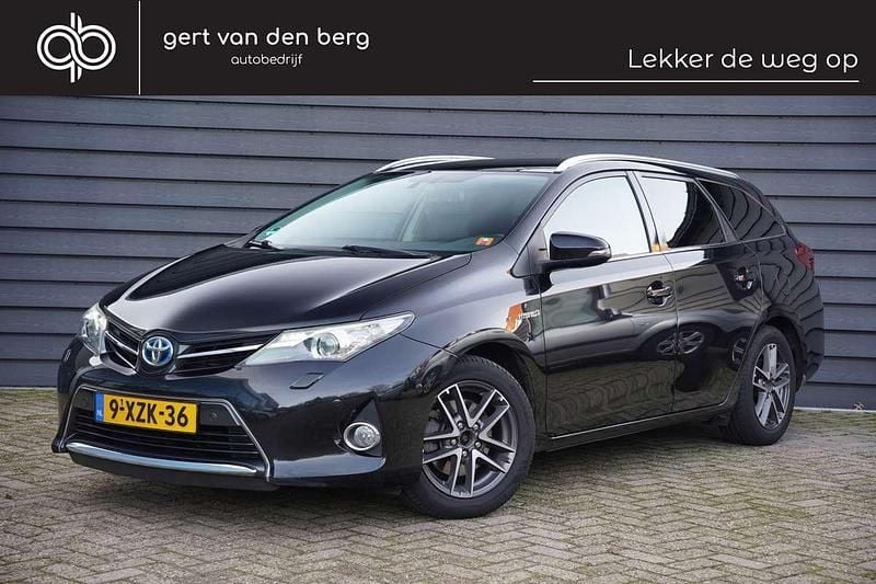 Zwart Occasion 2014 Toyota Auris Touring Sports Stationwagen | € 7.700 (Goede deal) - Afbeelding 1/4