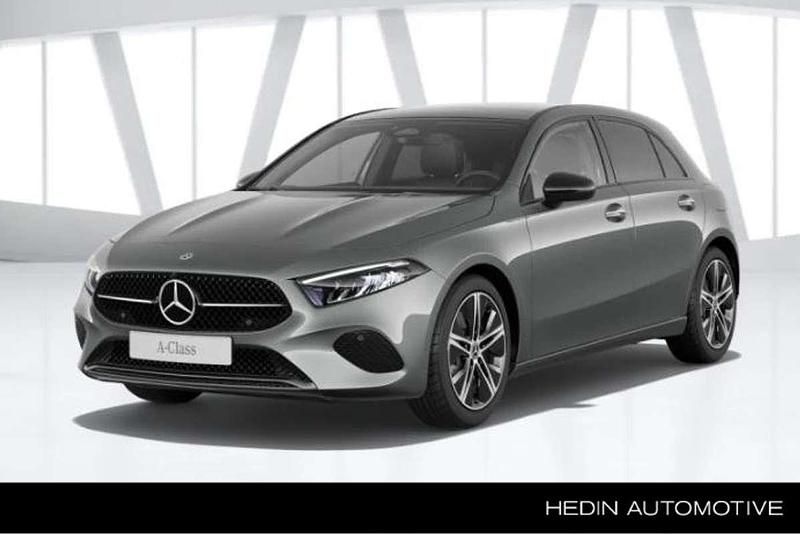 Grijs Nieuw 2025 Mercedes A250 Luxury Hatchback | € 46.435 - Afbeelding 1/4