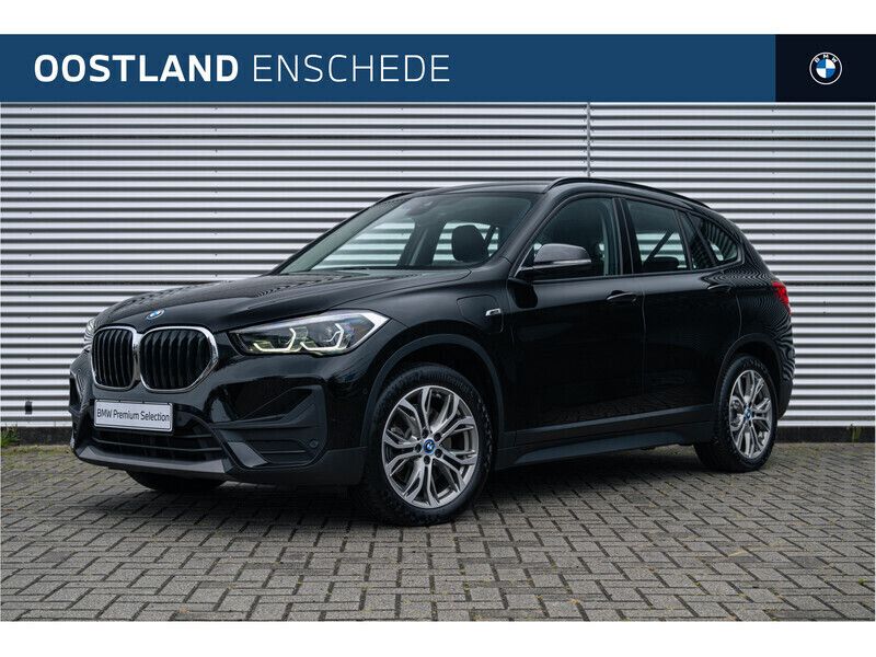 Zwart Gebruikt 2022 BMW X1 Comfort Edition SUV | € 33.450 (Eerlijke prijs) - Afbeelding 1/4