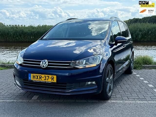 Occasion VW Touran Highline 150 PK (110 kW) 2019 Blauw MPV