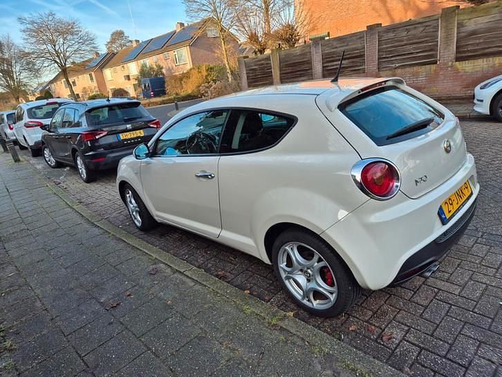 Occasion 2009 Alfa Romeo MiTo Hatchback | € 2.100 (Super prijs) - Afbeelding 1/4