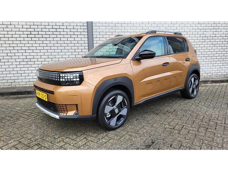 Bruin Nieuw 2025 Fiat Grande Panda Hatchback | € 26.645 (Goede deal) - Afbeelding 1/1