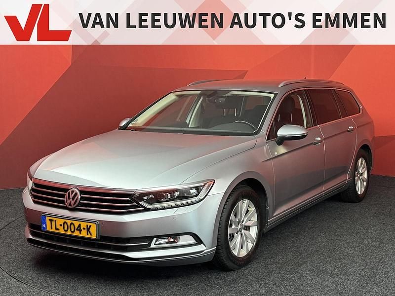 Grijs Occasion 2018 VW Passat Comfortline Stationwagen | € 11.900 (Goede deal) - Afbeelding 1/4