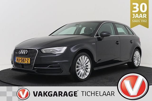 Zwart Gebruikt 2015 Audi A3 Sportback Attraction Hatchback | € 10.399 (Goede deal) - Afbeelding 1/3