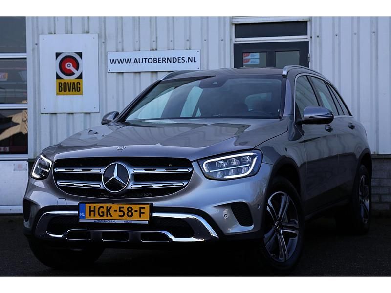 Grijs Gebruikt 2021 Mercedes GLC300 Premium Plus SUV | € 41.900 (Super prijs) - Afbeelding 1/4