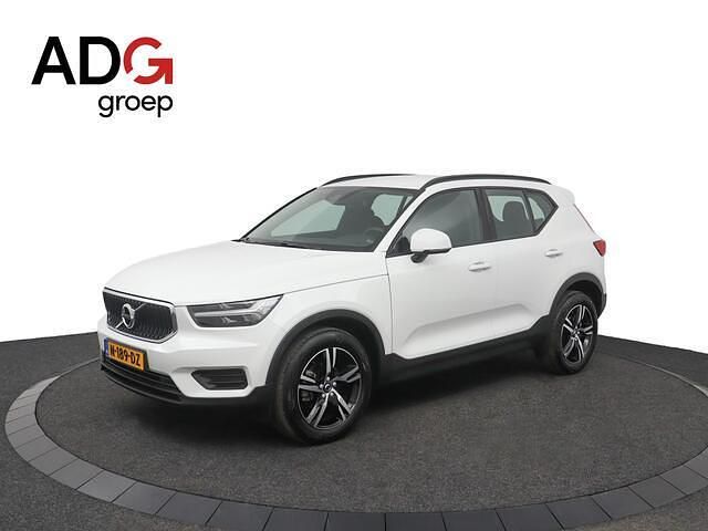 Wit Gebruikt 2021 Volvo XC40 Momentum SUV | € 29.950 (Super prijs) - Afbeelding 1/4