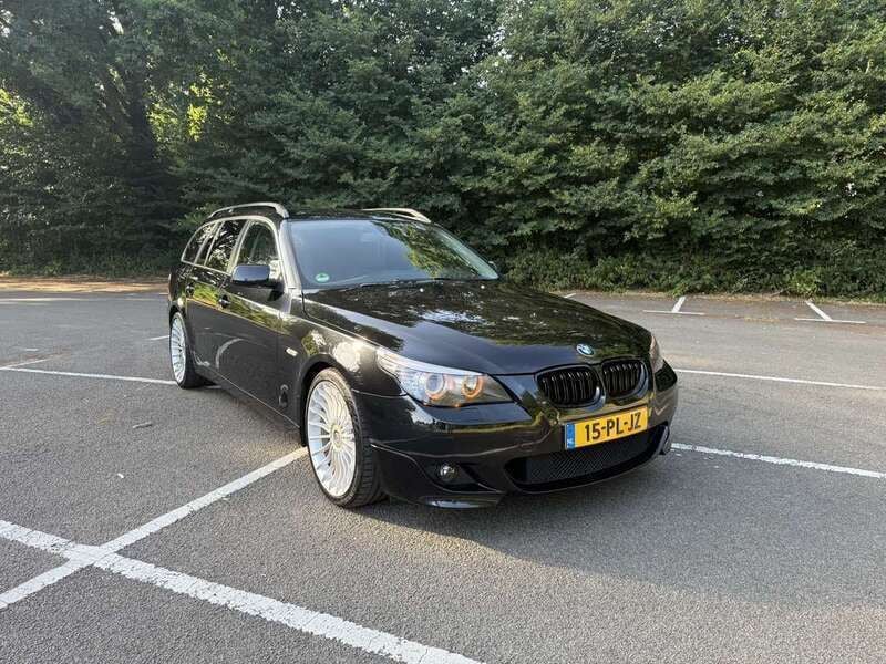 Zwart Gebruikt 2004 BMW 525 Executive Stationwagen | € 7.995 (Duur) - Afbeelding 1/4