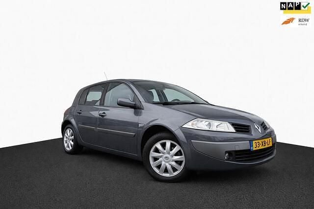 Grijs Occasion 2007 Renault Mégane II Business Sedan | € 3.950 (Eerlijke prijs) - Afbeelding 1/4