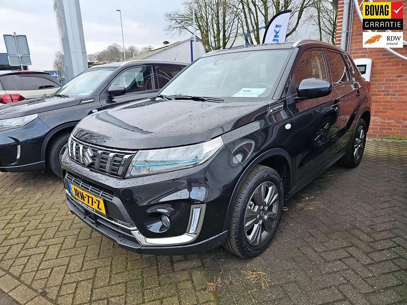 Zwart Occasion 2024 Suzuki Vitara SUV | € 26.950 (Eerlijke prijs) - Afbeelding 1/4