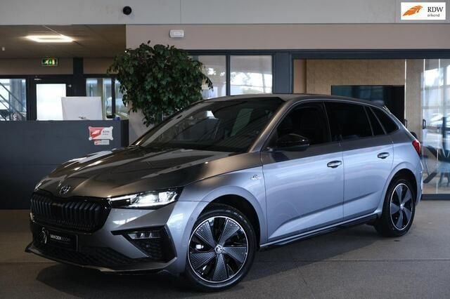 Grijs Gebruikt 2024 Skoda Scala Monte Carlo Hatchback | € 28.950 (Eerlijke prijs) - Afbeelding 1/4