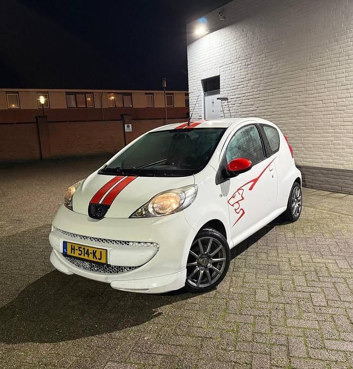 Gebruikt 2009 Peugeot 107 Sport Hatchback | € 1.899 (Goede deal) - Afbeelding 1/4