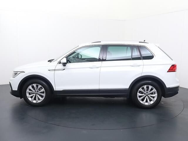 Wit Gebruikt 2022 VW Tiguan Business SUV | € 33.840 (Goede deal) - Afbeelding 1/3