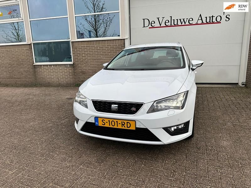 Wit Gebruikt 2016 Seat Leon X-Perience CONNECT Stationwagen | € 13.900 (Eerlijke prijs) - Afbeelding 1/4