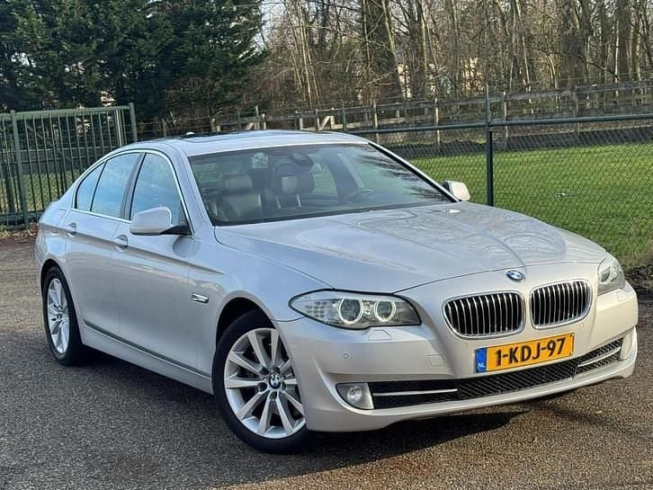 Grijs Occasion 2013 BMW 525 Executive Sedan | € 12.950 (Iets duurder) - Afbeelding 1/4