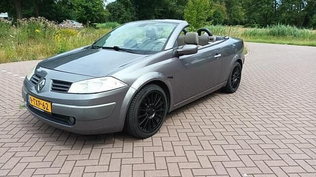 Grijs Gebruikt 2005 Renault Mégane Cabriolet Cabriolet | € 1.599 (Eerlijke prijs) - Afbeelding 1/4