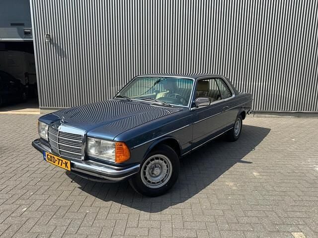 Blauw Gebruikt 1981 Mercedes 280 | € 23.950 - Afbeelding 1/4