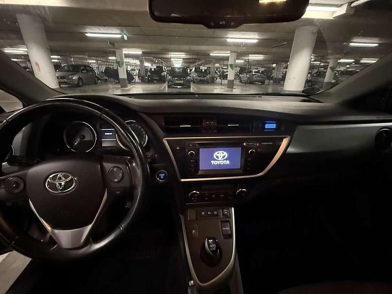 Gebruikt 2013 Toyota Auris Hybrid Executive Sedan | € 10.500 (Eerlijke prijs) - Afbeelding 1/4