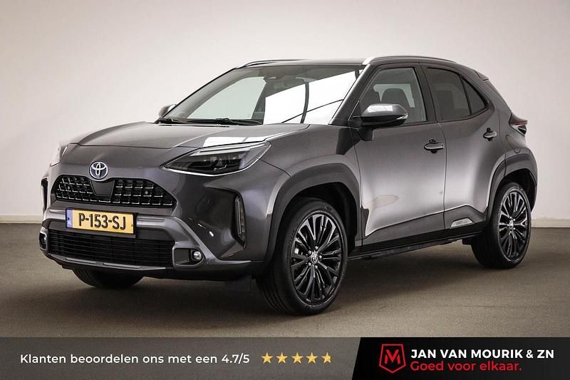 Grijs Gebruikt 2022 Toyota Yaris Hybrid SUV | € 27.900 (Eerlijke prijs) - Afbeelding 1/4